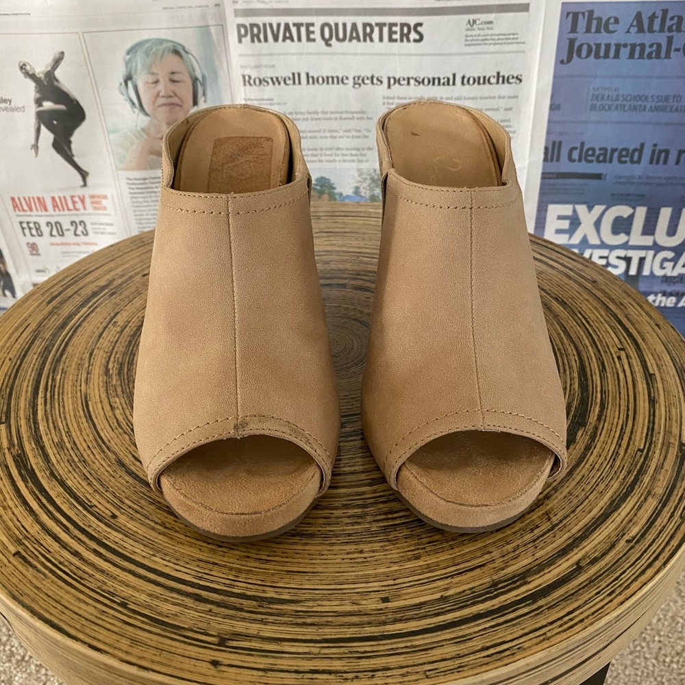 Tan Mules